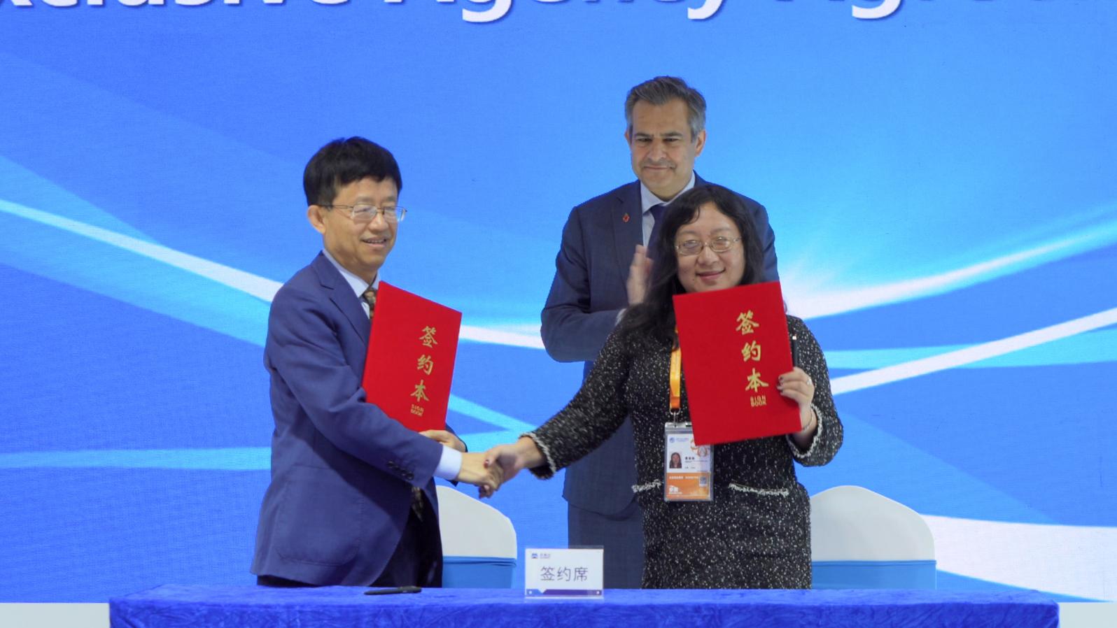 中国进博会|和记官网与英国HEALTHY AIR TECHNOLOGY公司成功签署独家代理协议！ image3